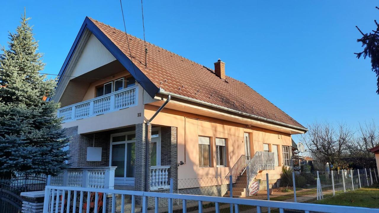 Appartamento Magdaléna Ház Balatonlelle Esterno foto